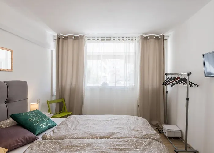 Apartment Sunny Split